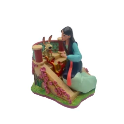 Figurine Mulan escalier...